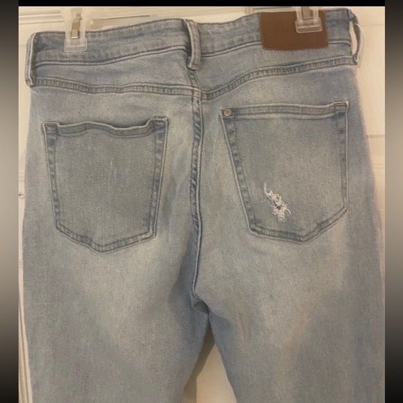 H&M Men’s Skinny Ripped Jeans 
Size 32
Button Fly - Picture 4 of 10